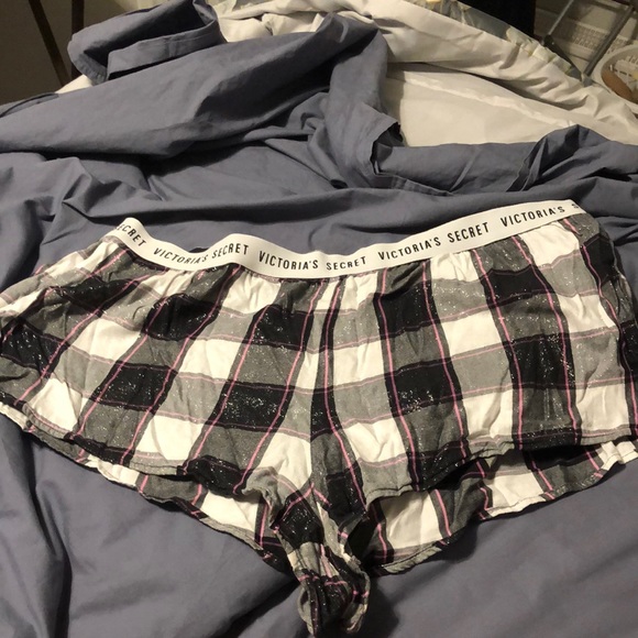 Victoria Secret Sleep Shorts - Picture 1 of 2
